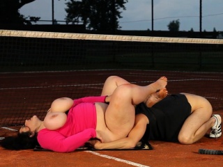 Real plumper queening her tennis trainer