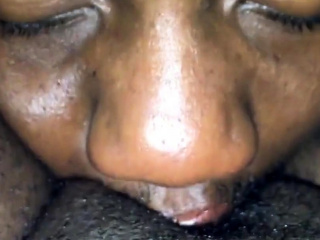 sucking that clit