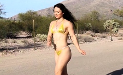 Sexy Babe With Big Booty Shows What She Got