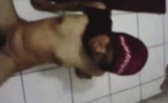 indonesian- cewek jilbab striptease 2
