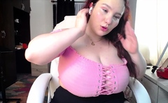 Australian BBW with big boobs gives blowjob