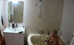 Amateur Blonde Prepares For Shower