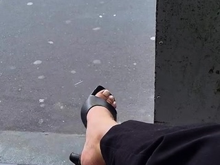 Amateur Foot Fetish Girlfriend Sucks and gives a Footjob