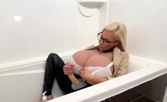thebustysasha aka The Stacked MILF - My cum makes my tits