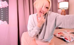 sexy amateur hot blonde teen show webcam