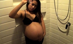 Amateur Thai pregnant Pat giving handjob