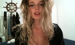 Amateur sweet blonde babe sucking cock