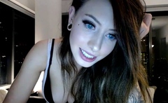 Big boob brunette masturbates on webcam