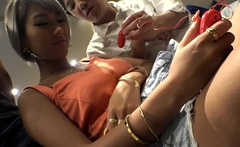 Japanese mommy getting her juicy asian pussy fingered