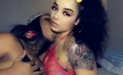 Ebony Amateur Lesbians Kissing and Squirting